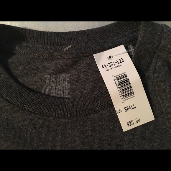 NWT boys’ Justice League graphic tee. - Picture 3 of 3
